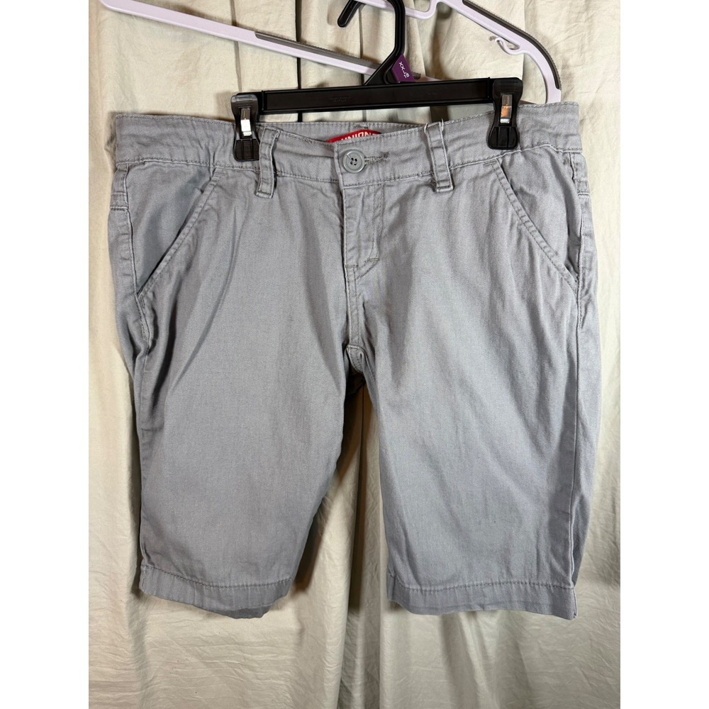 Unionbay Womens Gray Stretch Twill Bermuda Shorts Size 9 Mid Rise Knee Length